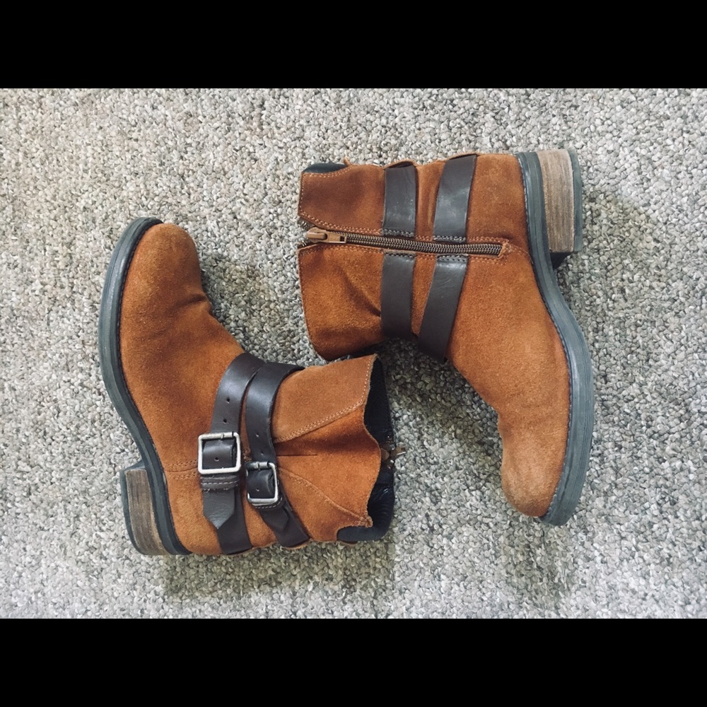 ‼️❗️LEATHER STEVE MADDEN BOOTS‼️